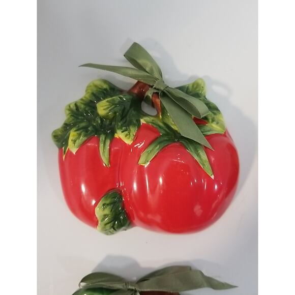 Vtg Set 4 Ceramic Kitchen Wall Hanging Fruit Plaques Tomato Pear Peas Orange - Picture 4 of 8